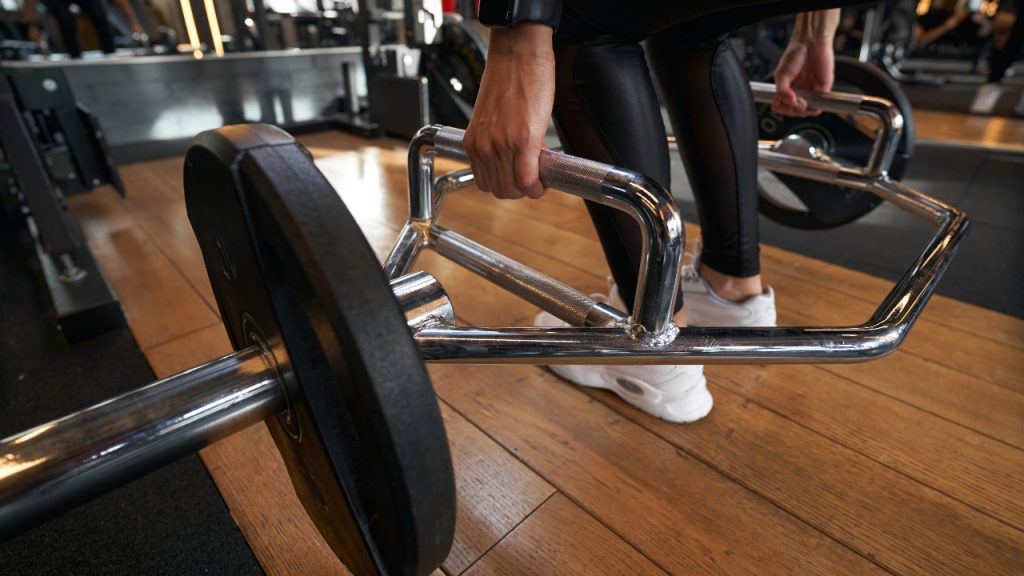 Should I Use a Hex Bar for Deadlifts? Essential Facts You Need to Know ...