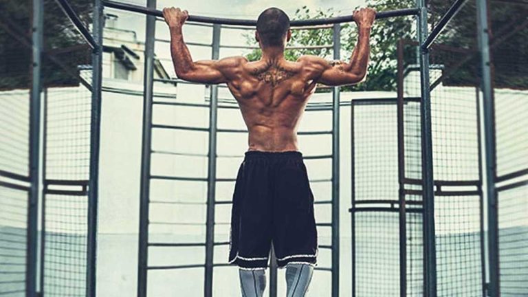 Pull-Ups vs. Chin-Ups: Discover the Crucial Differences Between These Exercises