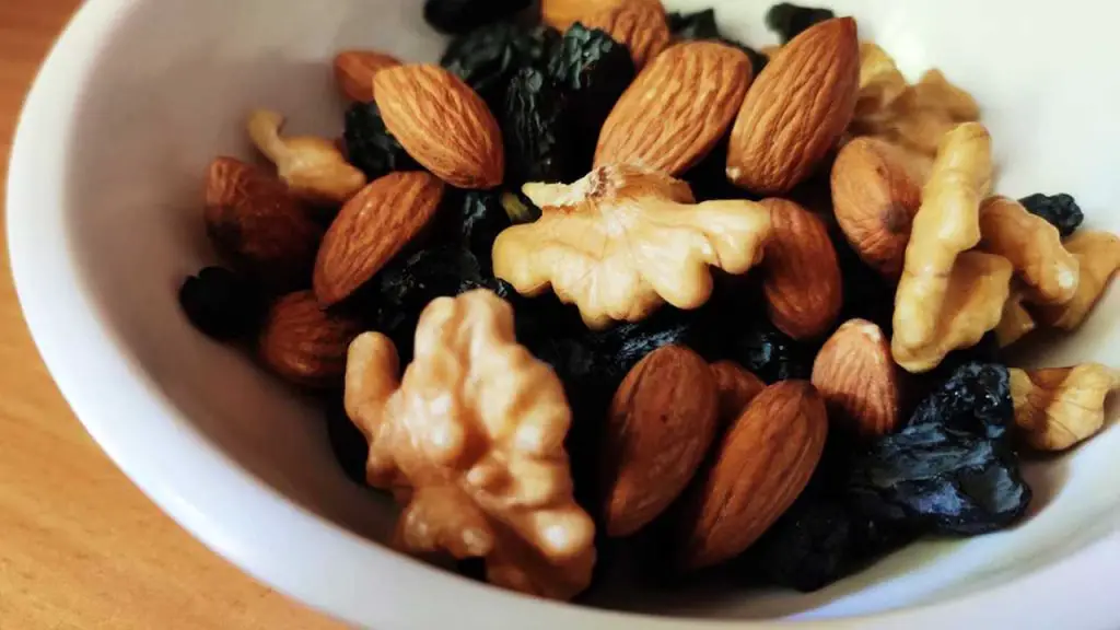foods-for-burning-belly-fat-nuts